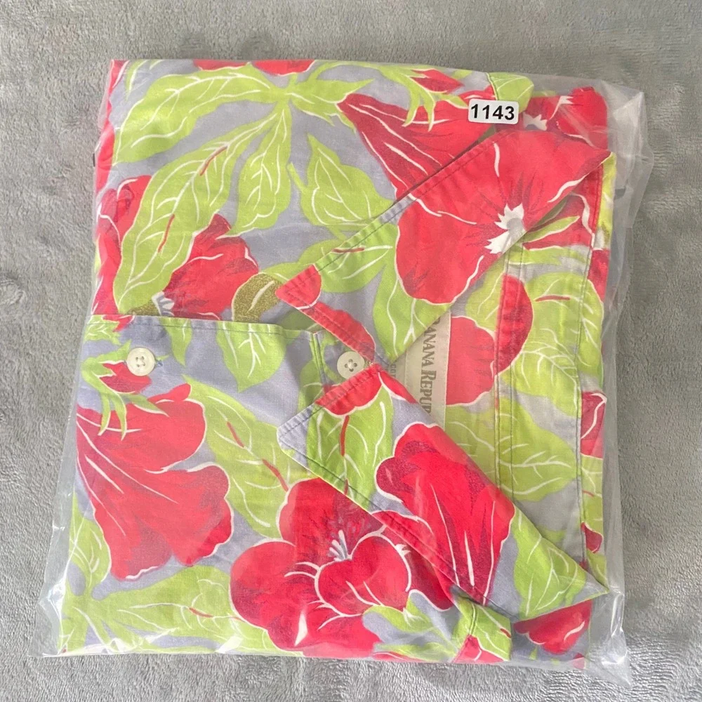 Banana Republic‎ Button Up Shirt Mens XL Red Floral Tropical  Short Sleeve VTG